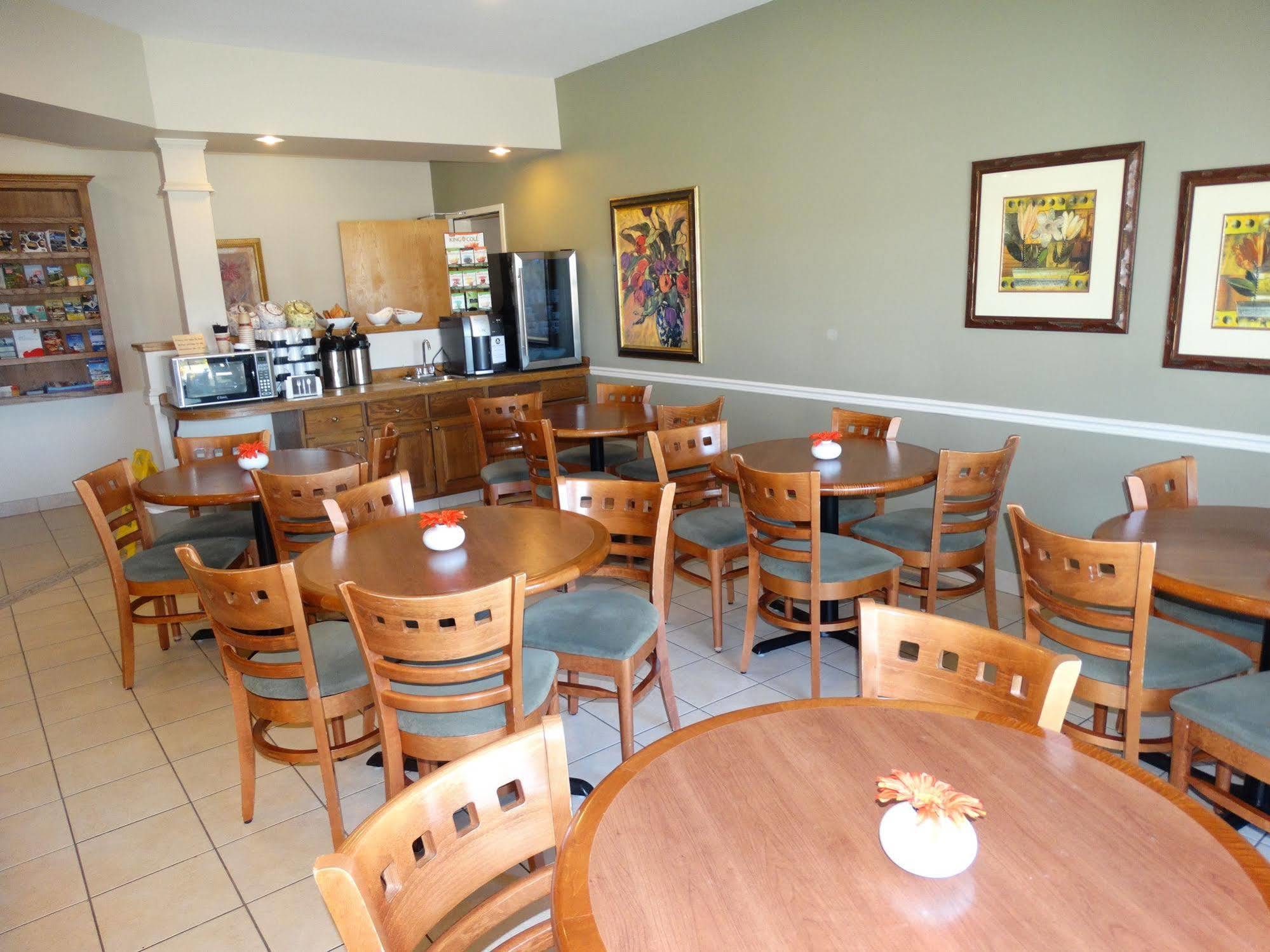 Amsterdam Inn & Suites Moncton Zewnętrze zdjęcie